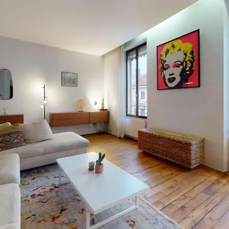 Plein Centre 3eme Apartamento *